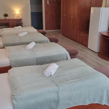 Sport Hotel 塔塔班亚 外观 照片