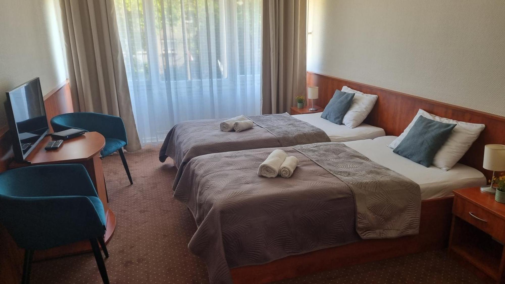 Sport Hotel 塔塔班亚 外观 照片