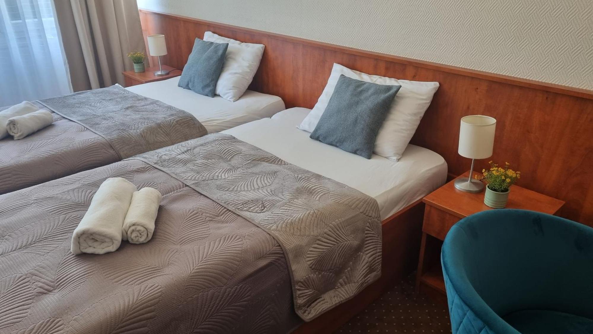 Sport Hotel 塔塔班亚 外观 照片