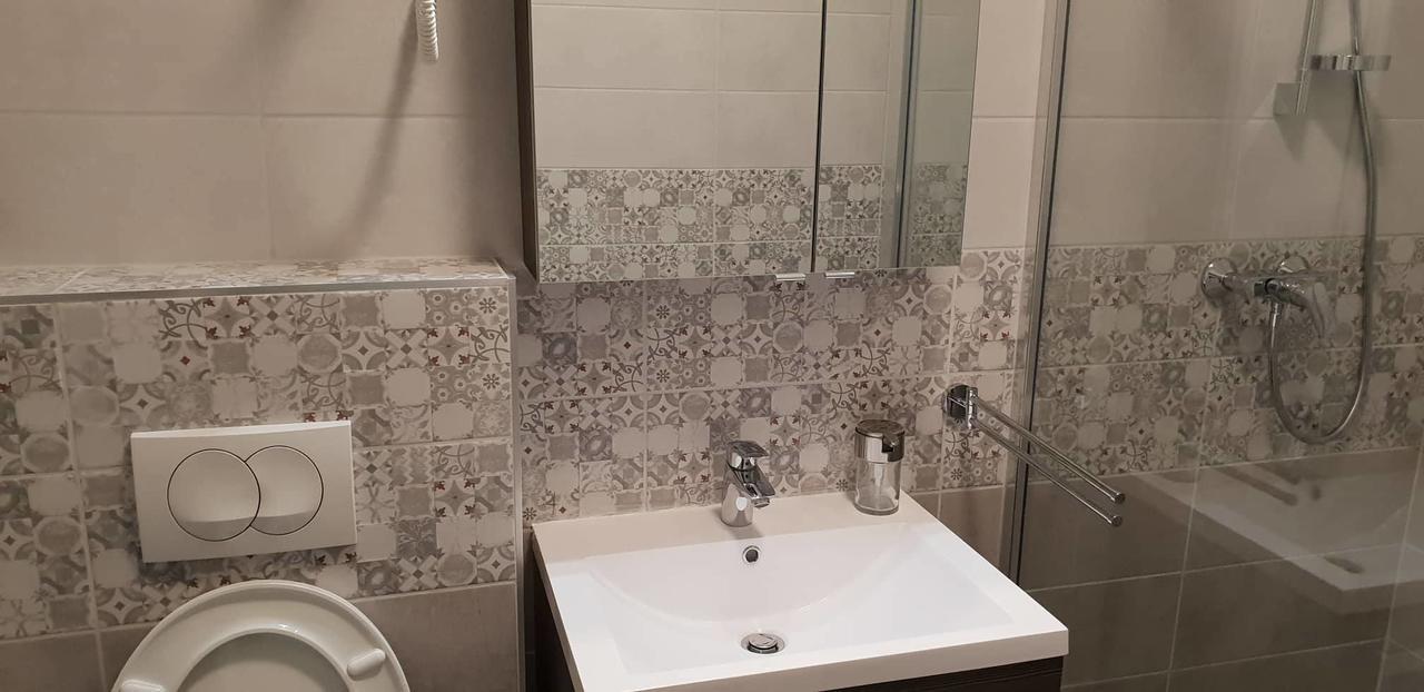 Sport Hotel 塔塔班亚 外观 照片