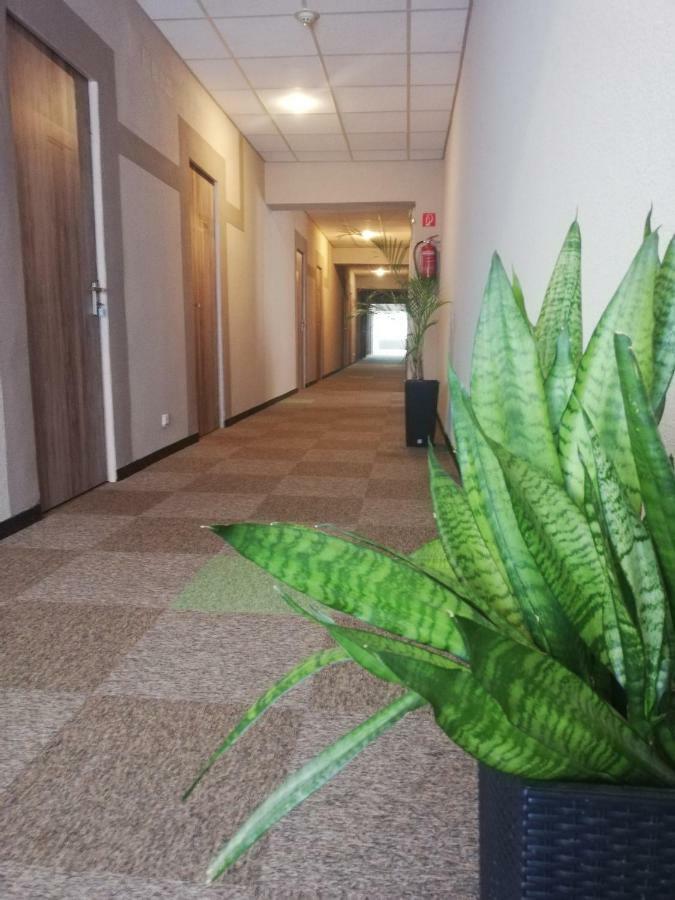 Sport Hotel 塔塔班亚 外观 照片
