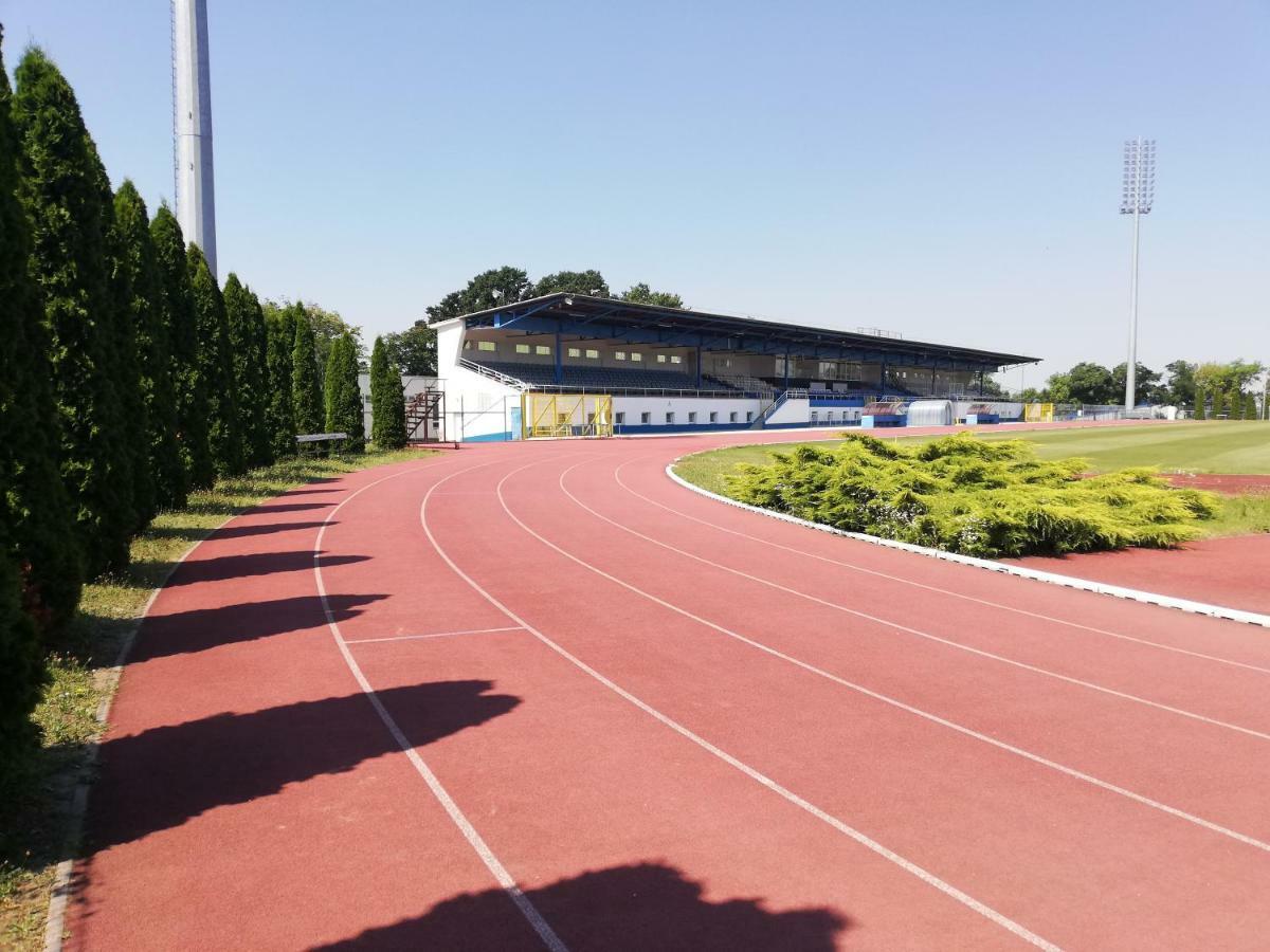 Sport Hotel 塔塔班亚 外观 照片